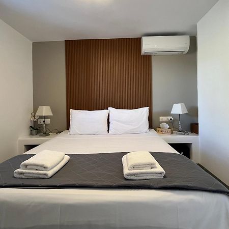 Miramare Suites Mykonos Merchia Beach ภายนอก รูปภาพ