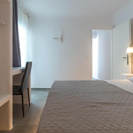 Miramare Suites Mykonos Merchia Beach ภายนอก รูปภาพ